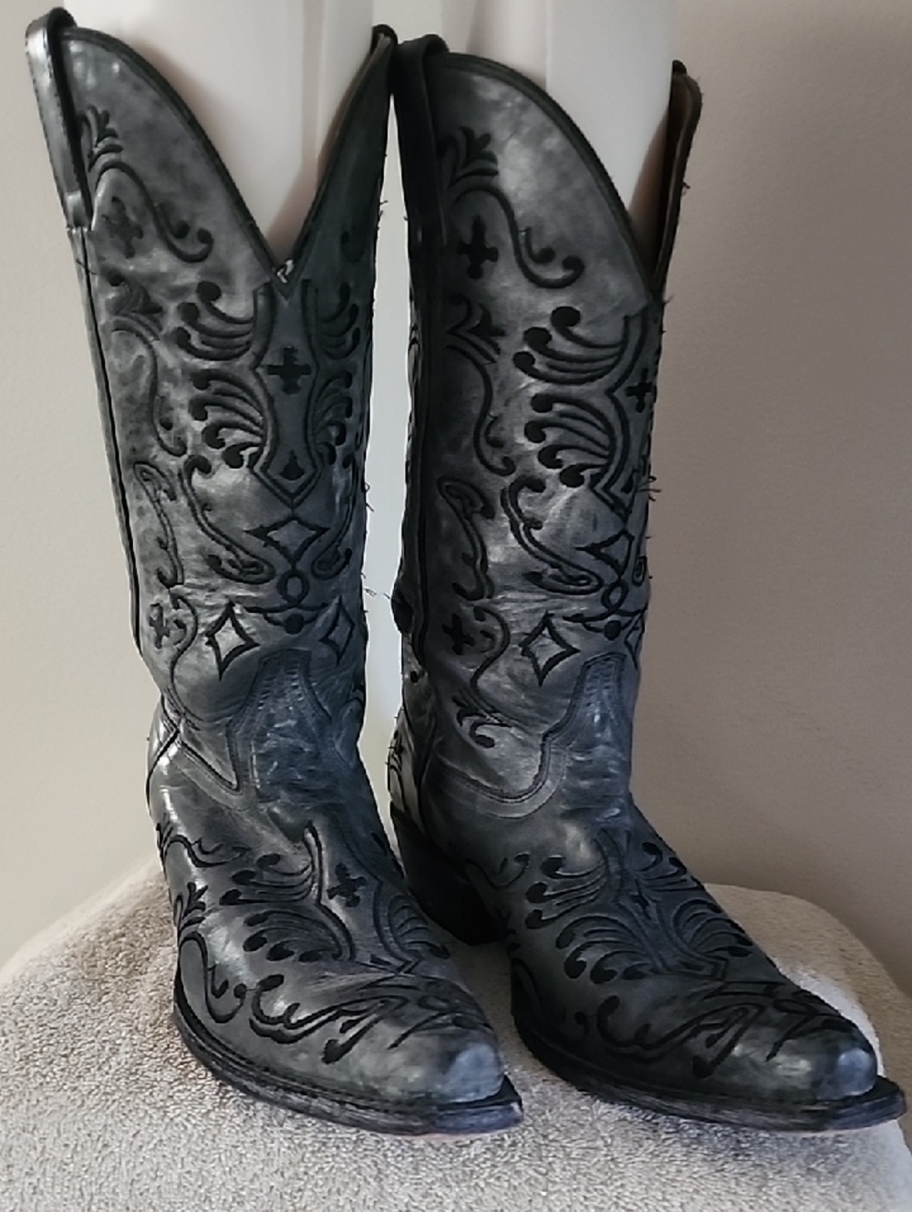 Shyanne Twain Gray Embroidered Western Cowboy Boots